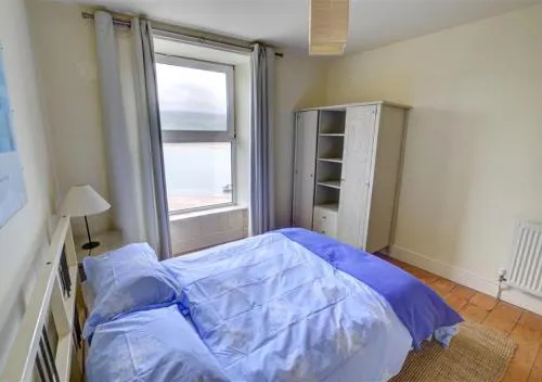 Middle Apartment - Image 1
