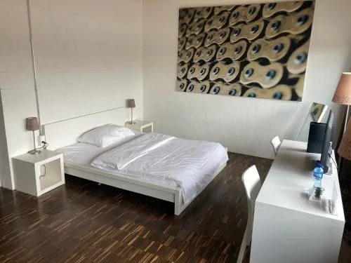Hotel Tissot Velodrome - Image 1