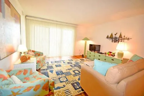 Ocean Hideaway 202 Apartment - Image 1