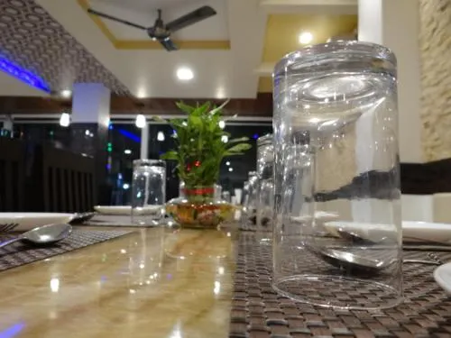Hotel Kailash Inn - Image 1