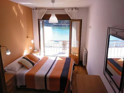 Apartamentos la Pasarela - Image 1