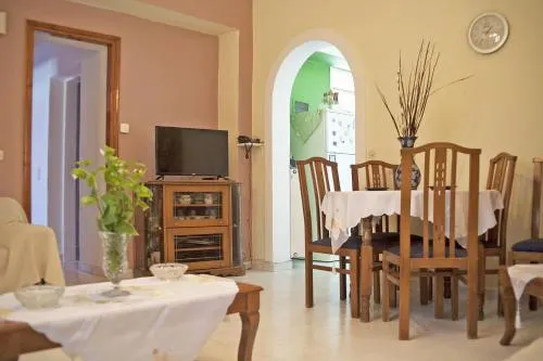 Nick and Angie House - Image 1
