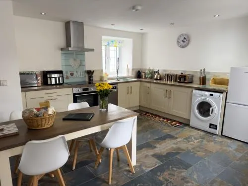 Butlers Cottage - Image 1