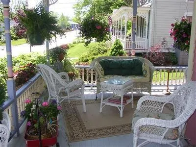 Rose & Thistle Bed & Breakfast - Image 1
