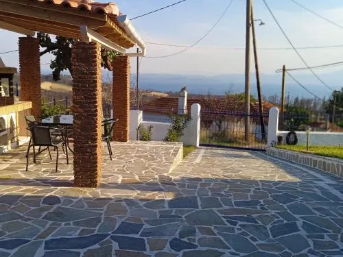 Σπίτι στο βουνό αλλά μια ανάσα από τη θάλασσα - Image 1