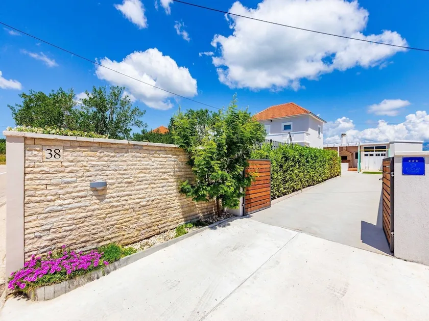 Serene Escape Near Zadar With Private Pool & Charming Outdoor Oasis - Image 1