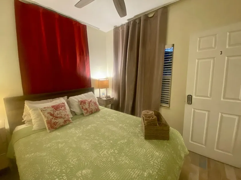 Miami Vacations 3 bedrooms with parking - Image 1