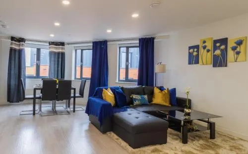 Virexxa Bedford Centre - Alpha Suite - 2Bed Flat with Free Parking & Gym - Image 1