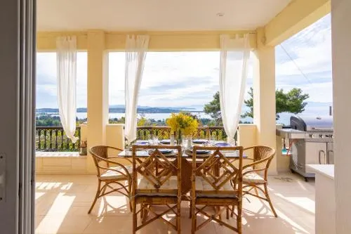 House with amazing ocean view and patio pool - Image 1