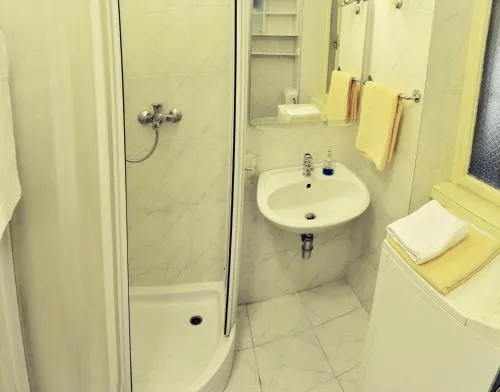 Apartment and Room Viktoria - Image 1