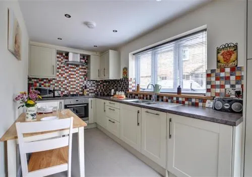 Rose Cottage - Image 1