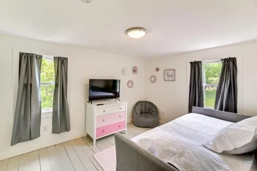 Upstate NY Vacation Rental < 1 Mi to Cayuga Lake! - Image 1