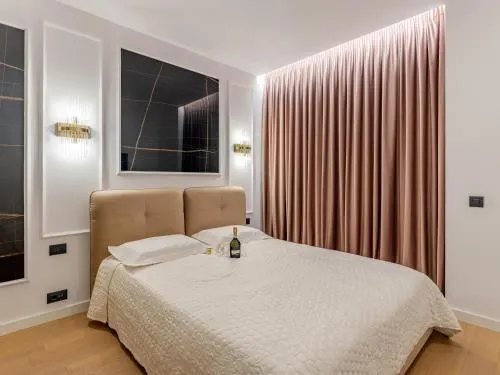 One Best Luxury Rental Herastrau Parc Apartment - Image 1
