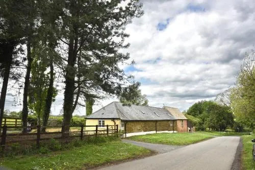 The Old Stables at Castle Chase, Ayston - Image 1