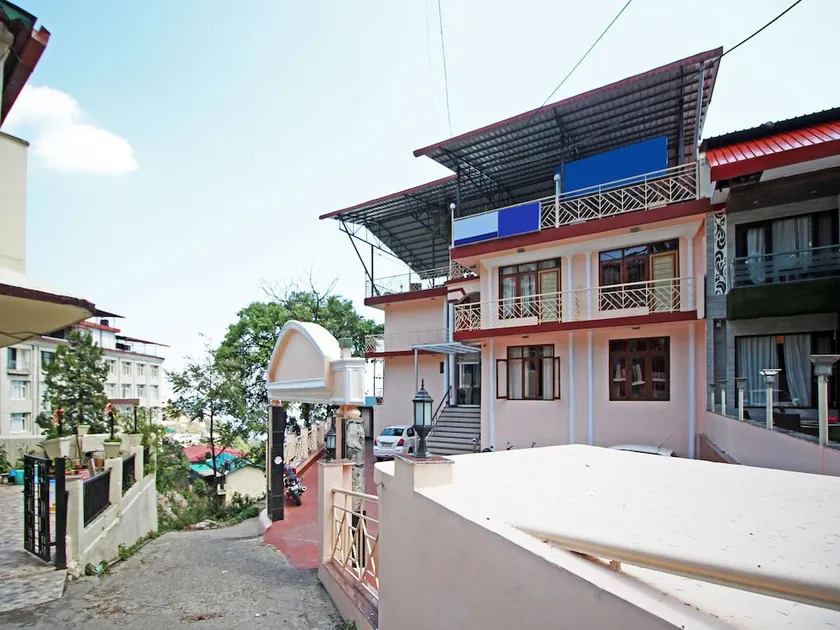 Hotel Dream Palace - Image 1