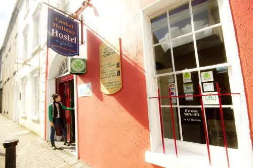 Cashel Holiday Hostel - Image 1