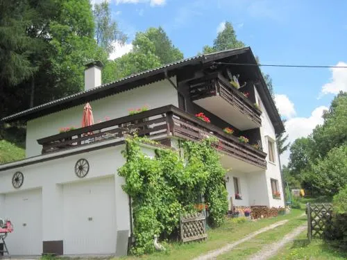 Chalet Catton - Image 1