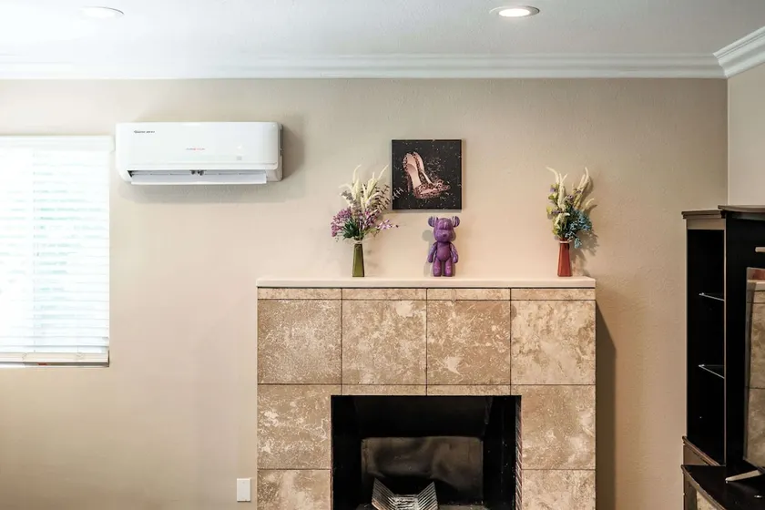 Modern Family Home w Full Amenities Near ONT - Image 1
