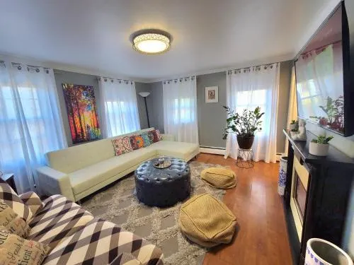 2 Bedrooms free parking South of Boston Quincy - Park view - Image 1