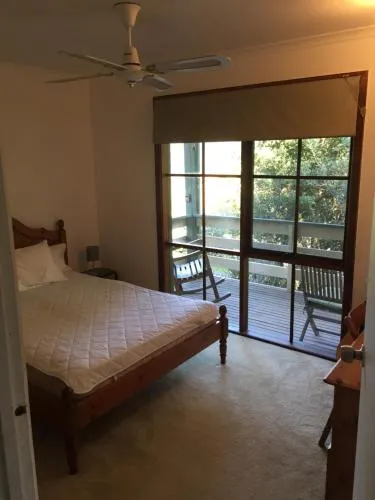 Warburton Holiday House - Image 1