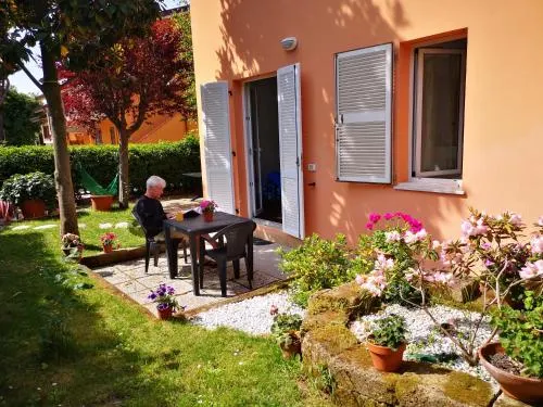 A Due Passi Dal Mare Bed and Breakfast - Image 1