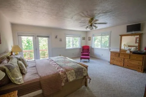 Sunridge Retreat - Image 1