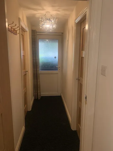 Cottinghamdetachedprop/kingbed/tv/wifi - Image 1