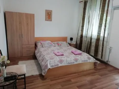 Vadasztanya Fogado - Image 1