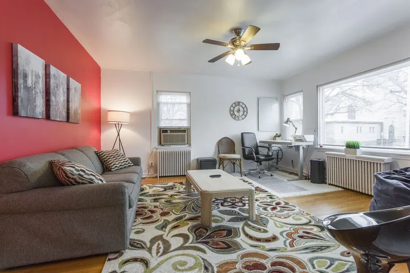 Best Vacation Home In Heart Of Downtown - Image 1