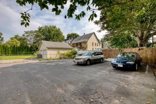Charming Chicopee Getaway - Image 1