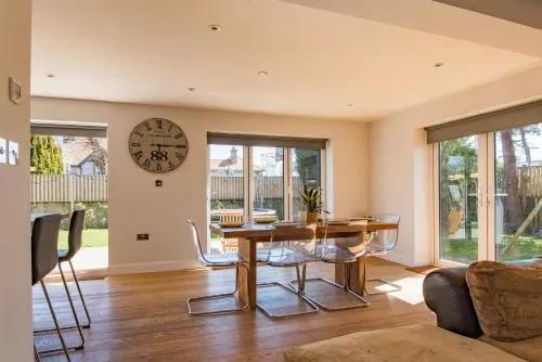 Large family home by the sea - The George - Image 1