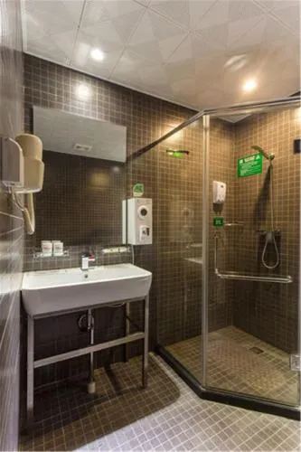 Motel 268 Shenzheng Huanggang Branch - Image 1