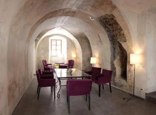 Gavalier Design Rooms - Image 1