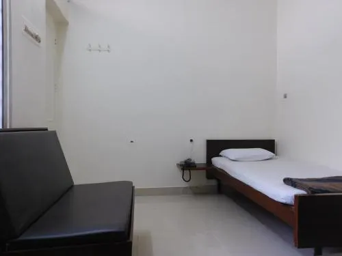 Shri Gita Hotel - Image 1