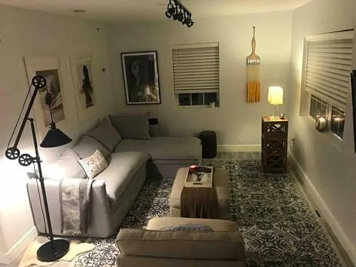 Cozy Chalet near the Design District - Image 1