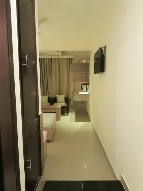 Green Palace Hotel - Image 1