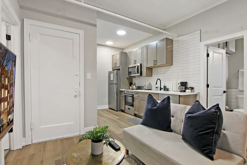 Sleek and Cozy 1BR Apartment - Hartrey G - Image 1
