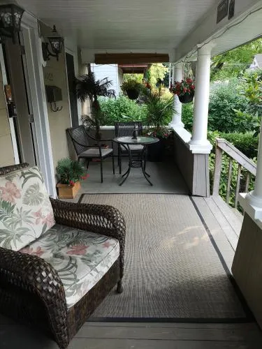 Your Oasis in Niagara Falls Canada - Image 1