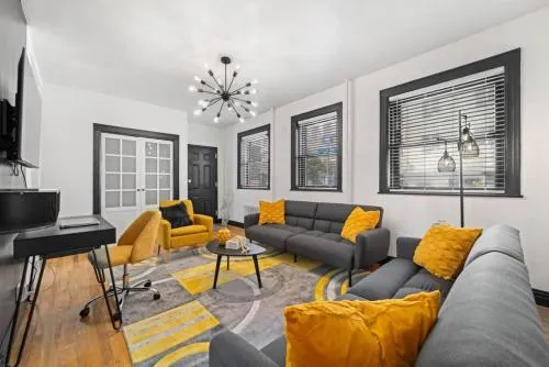 Cozy 3BR Brooklyn Artisan Loft - Image 1