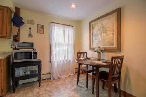 Historic Charmer Apartment 3 - Image 1