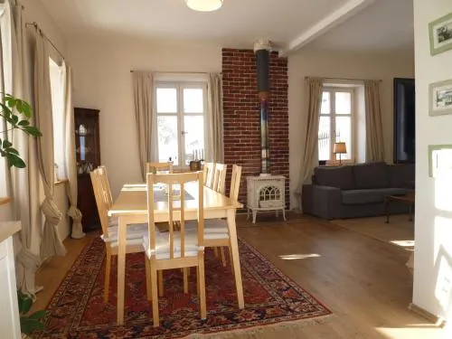 Olivia House - Image 1
