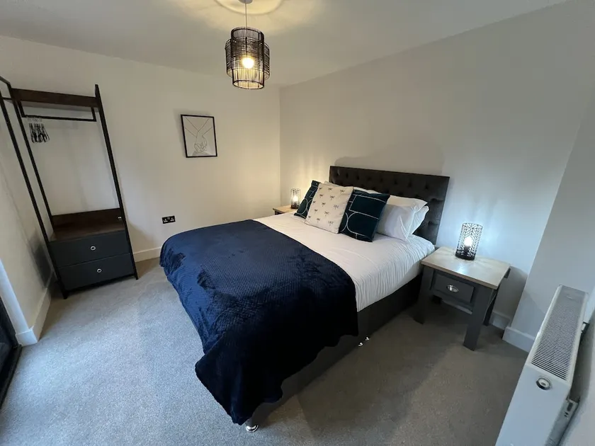 Isleworth Apartments - Image 1