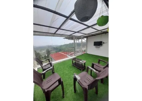Le Jardin Glass House - Image 1