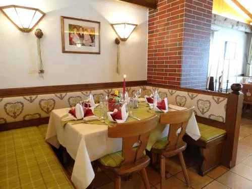 Landhotel Kolb - Image 1