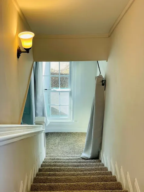 Large Renovated Cottage on East Lake Park - Image 1
