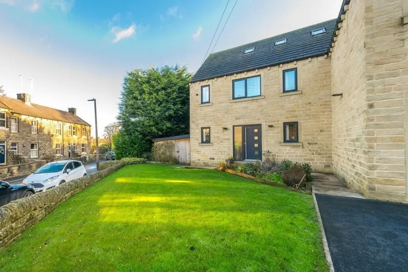 12 Guests - Hot Tub - Free Parking in Huddersfield - Image 1