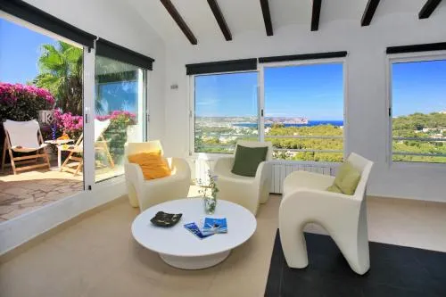 Villa Luna - Image 1