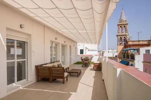 Triana Central Deluxe Skyview - Image 1