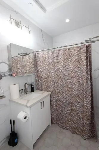 New & Modern with Accessibility-Family Friendly - Image 1