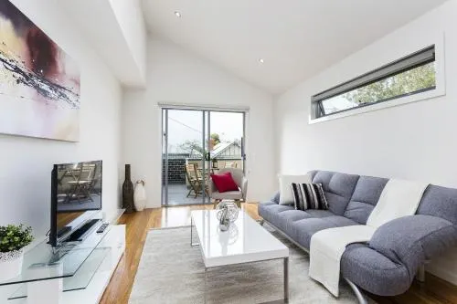 Complete Host Richmond Townhouse Collection - Image 1
